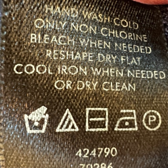 WOMEN’S Ann Taylor ribbed, short sleeved, knit dress. Great look for the office - Picture 5 of 6